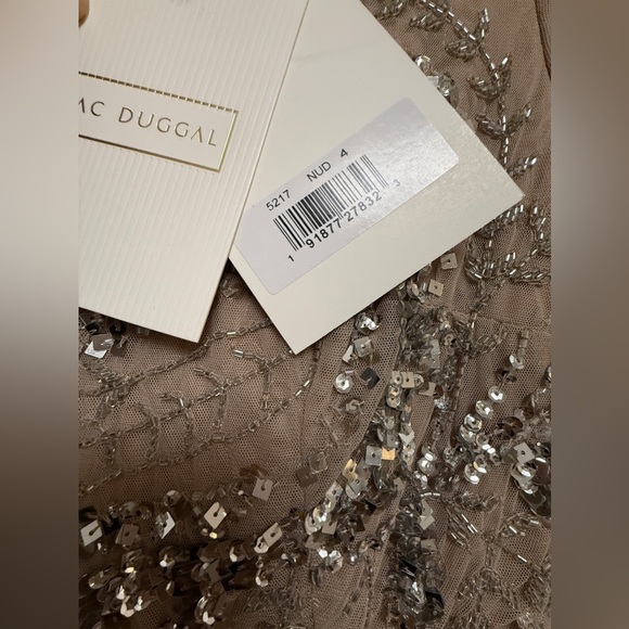 NWT | Mac Duggal 5217 Nude Elegant Sequin Embellished Cream Gown Size 4 - Picture 12 of 12
